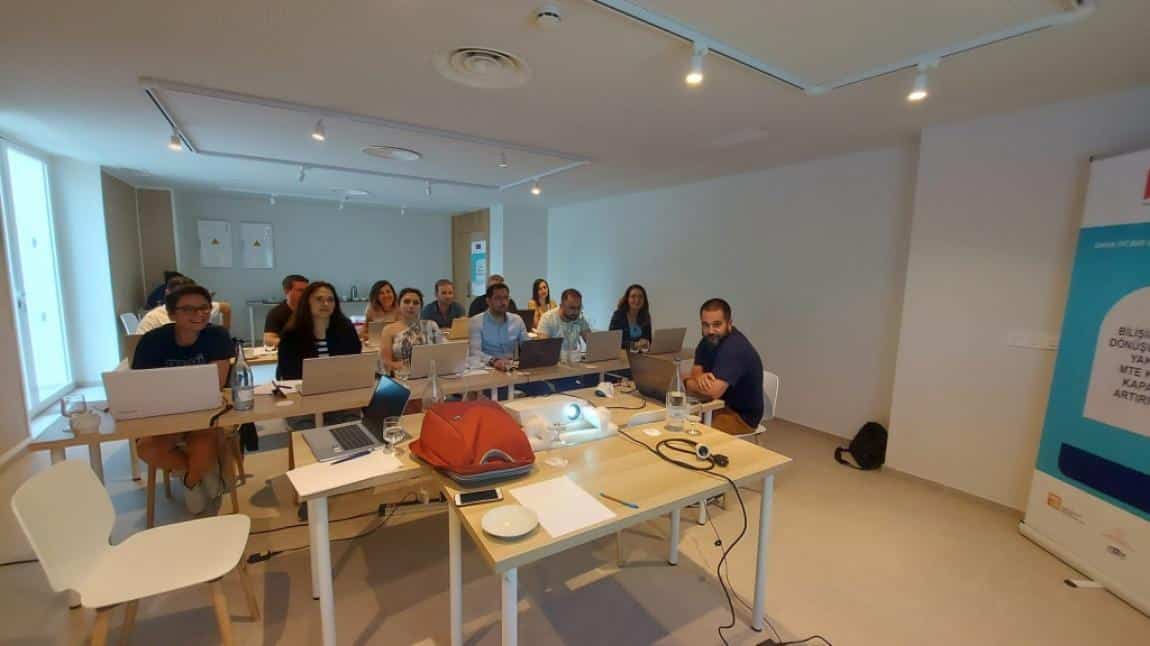 Öğretmenlerimiz METEK III Kapsamında İspanya'da Yazılım Geliştirme Eğitiminde